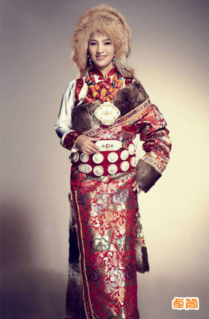 藏北地區(qū)藏族服飾定制
