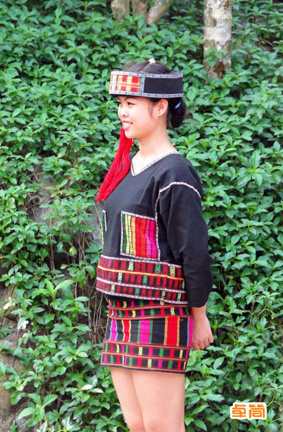 本地黎女子服飾定制
