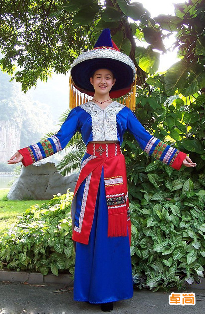 彝族服飾定制