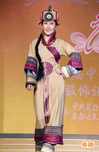 達斡爾族服飾定制
