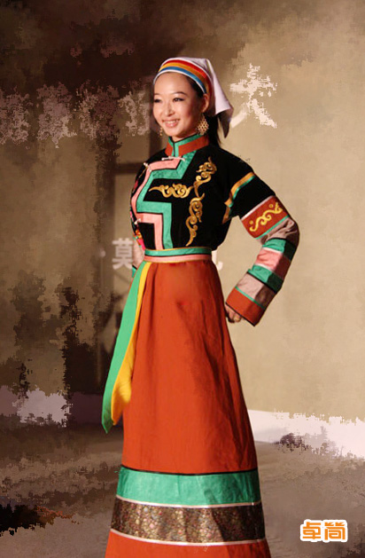 達斡爾族服飾定制