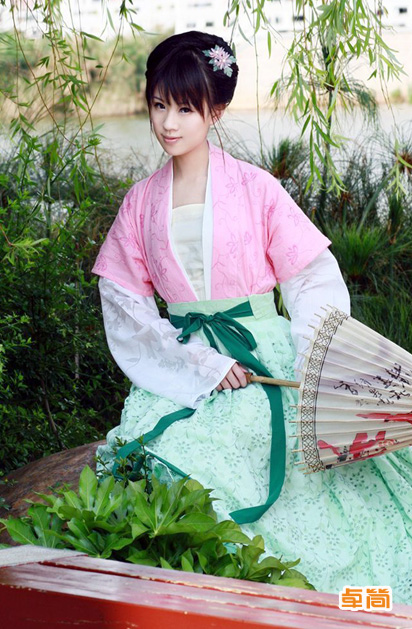 半臂高腰襦裙?jié)h服定制