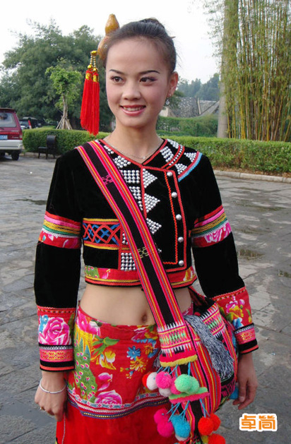 拉祜族服飾定制