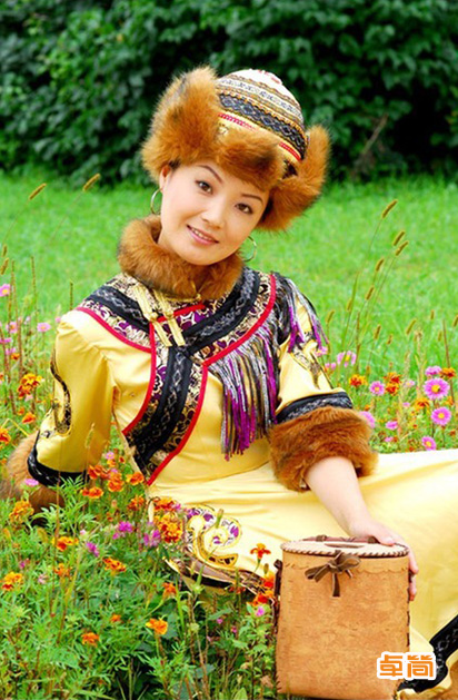 鄂倫春族服飾定制