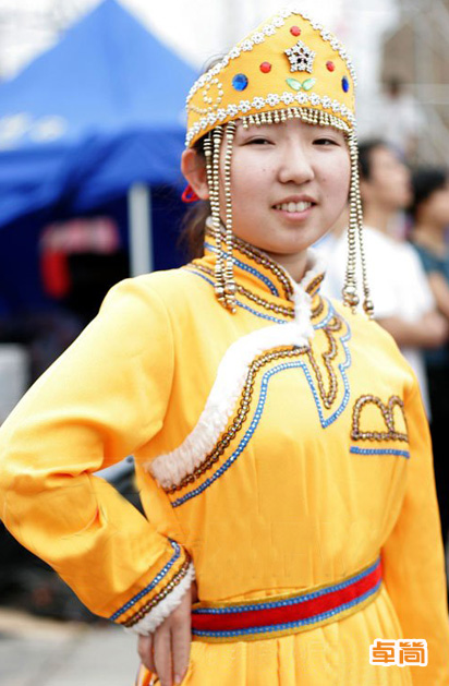 鄂倫春族服飾定制
