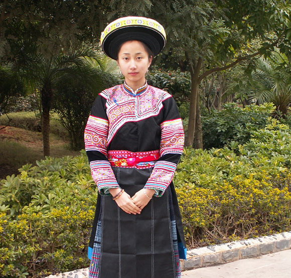 花保型苗族服飾盛裝