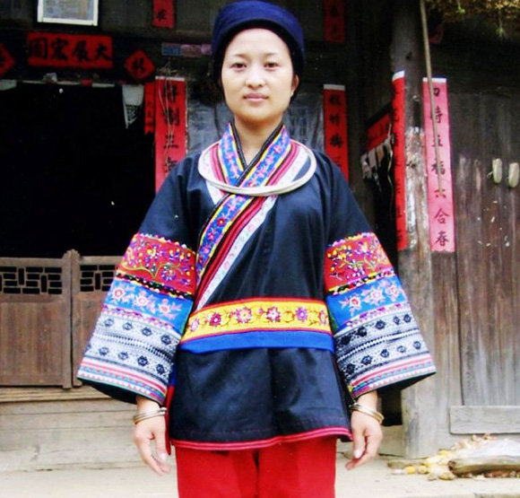 畬族服飾