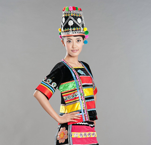哈尼族服飾