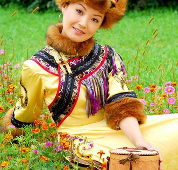 鄂倫春族服飾