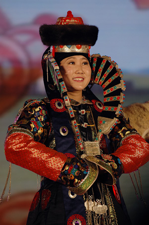 蒙古族服飾技藝（一）： 縫紉技藝