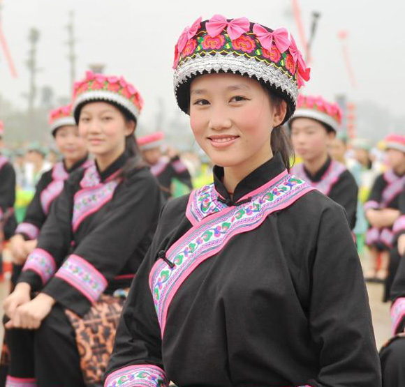 仫佬族服飾