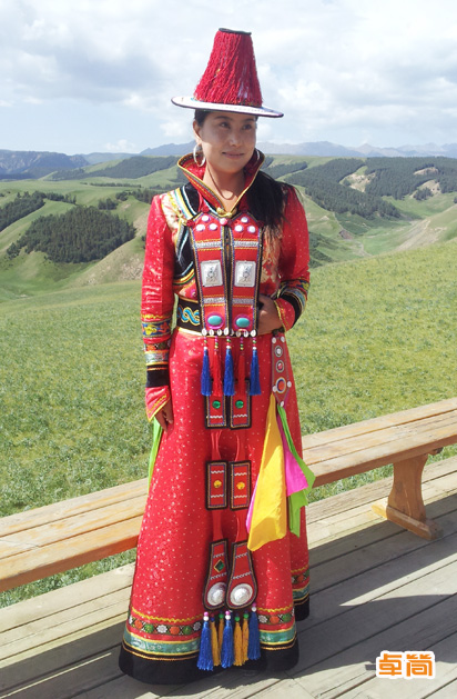 裕固族服飾定制