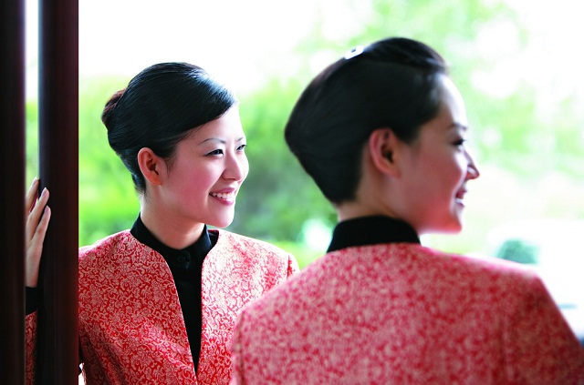 【分享】選擇酒店工作服生產(chǎn)廠家，款式設(shè)計(jì)和售后服務(wù)是關(guān)鍵