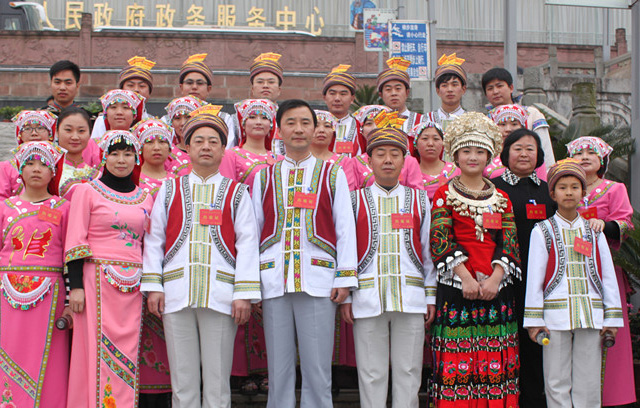【陜西】少數(shù)民族公務(wù)員服裝，卓簡(jiǎn)獨(dú)樹(shù)一幟最特別！