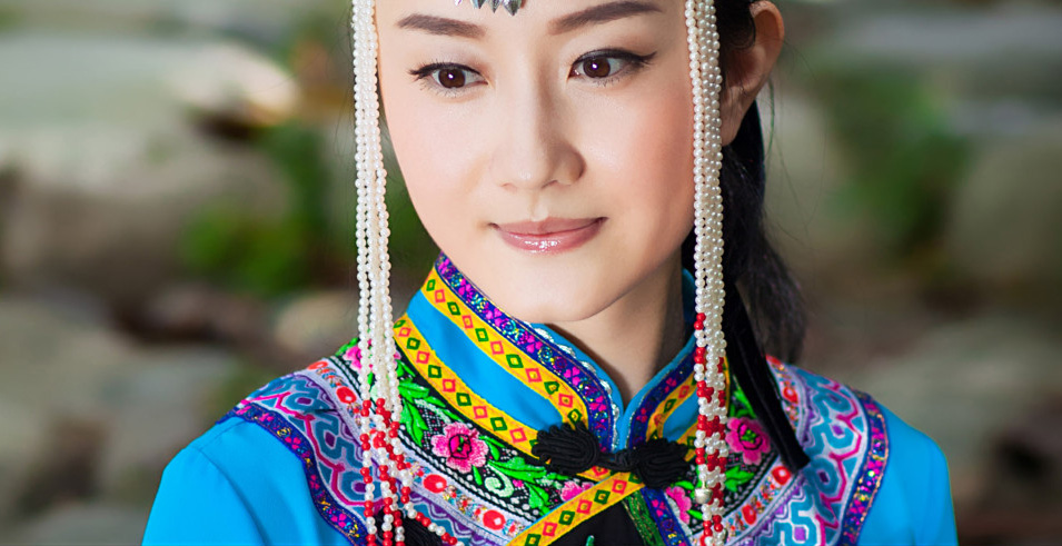 畬族美女.jpg