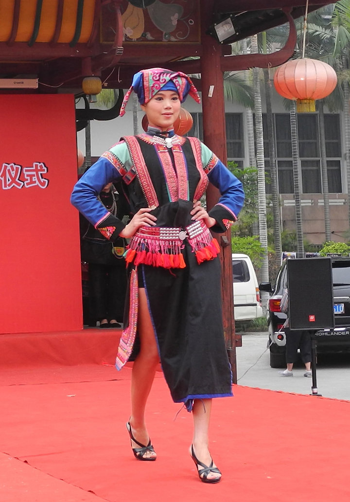 “美麗的壯族服飾”（之二）
