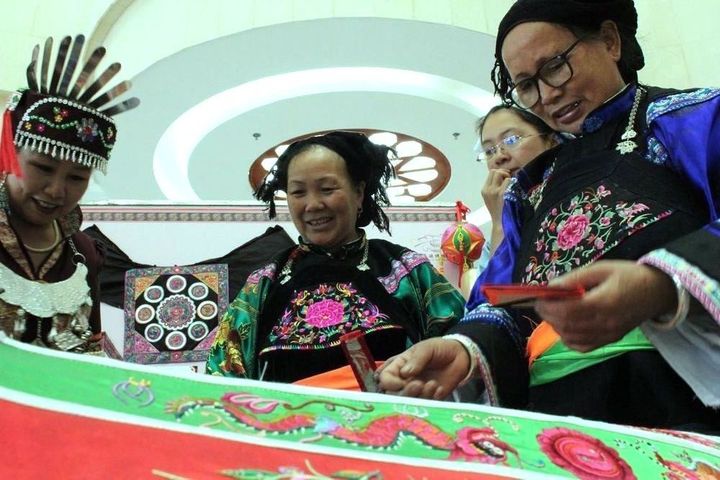 廣西壯族自治區(qū)民族服飾