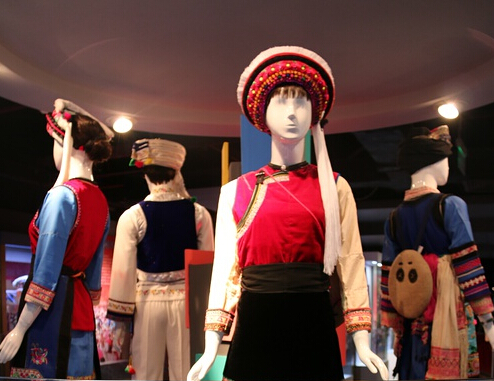 白族服飾展.jpg