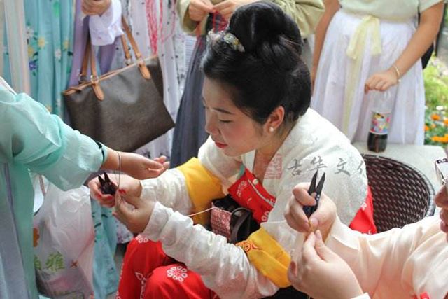 佩長(zhǎng)命縷.jpg